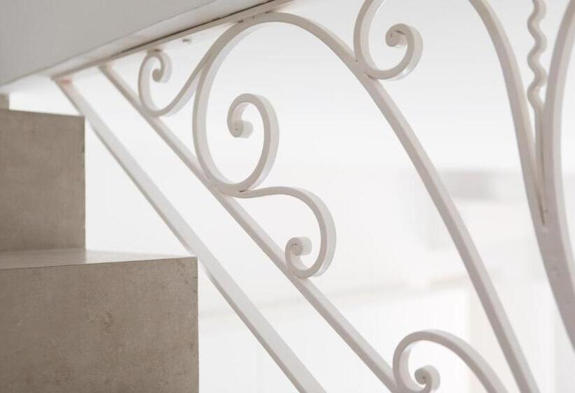 سوییت خانوادگی, Fonte D Olio Conero Relais