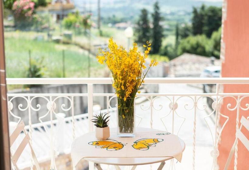 اتاق لوکس با بالکن, Fonte D Olio Conero Relais