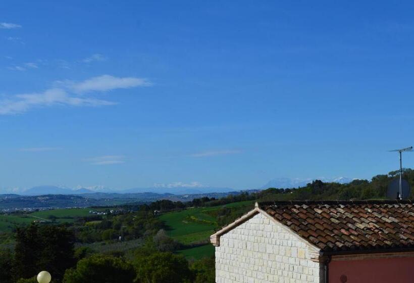 اتاق لوکس با بالکن, Fonte D Olio Conero Relais