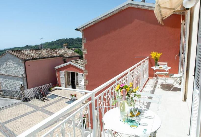 سوییت خانوادگی, Fonte D Olio Conero Relais