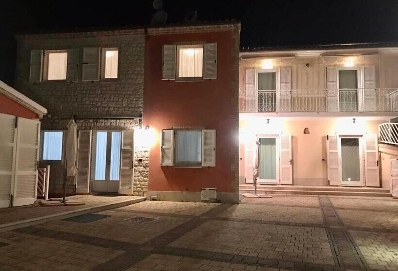 سوییت خانوادگی, Fonte D Olio Conero Relais