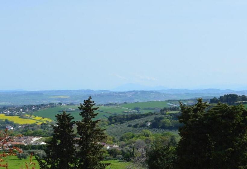 سوییت خانوادگی, Fonte D Olio Conero Relais