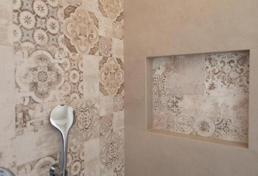 سوییت خانوادگی, Fonte D Olio Conero Relais