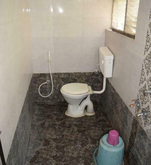 חדר אקונומי, Gokarn Lodging