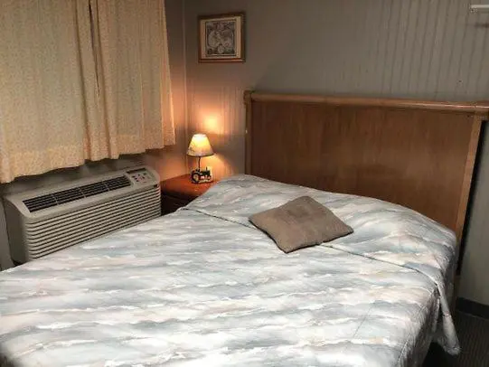 デラックススタジオ, Town N  Country Motel, 1 Block To Bar, Cafe, Gas