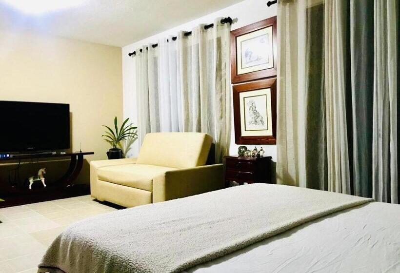 Трехместный Номер Стандарт Вид на Бассейн, Finca Hotel El Laurel   Parque Del Café
