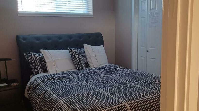 四人标准间, 680 Sq Ft Private Space With Ensuite Bathroom