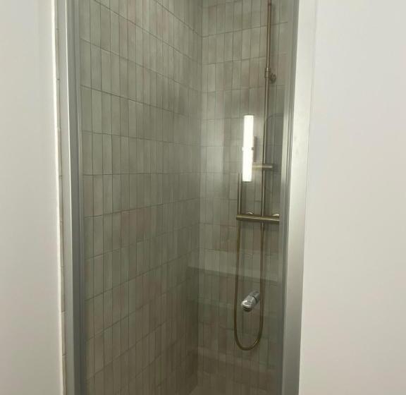 キングサイズベッドのスタンダードルーム, Lou Cagnard