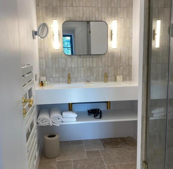 キングサイズベッドのスタンダードルーム, Lou Cagnard