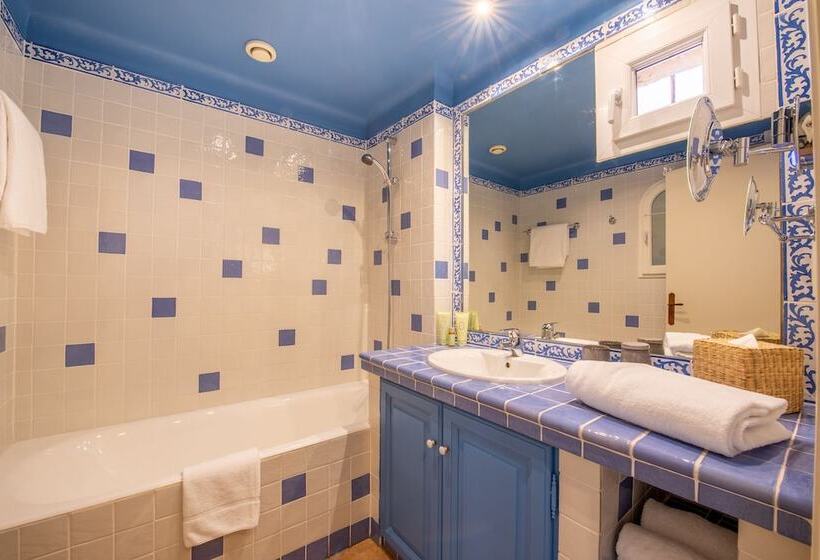 スタンダードルーム, Lou Cagnard