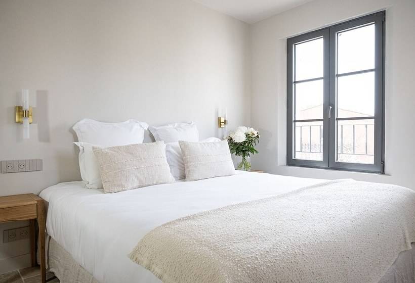 スタンダードルーム, Lou Cagnard