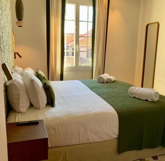 スタンダードルーム, Lou Cagnard