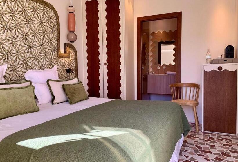 キングサイズベッドのスーペリアルーム, Lou Cagnard