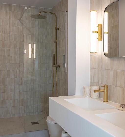 キングサイズベッドのスタンダードルーム, Lou Cagnard