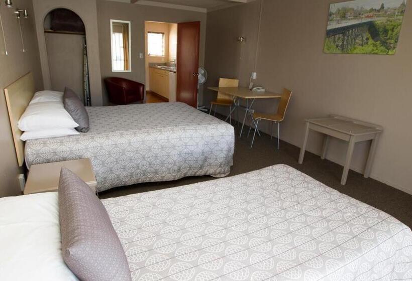 Студия Стандарт, Aspen Manor Motel