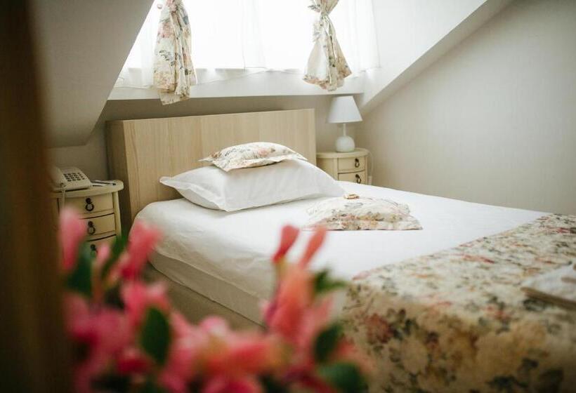 اتاق استاندارد یک نفره, Garni Hotel Andric