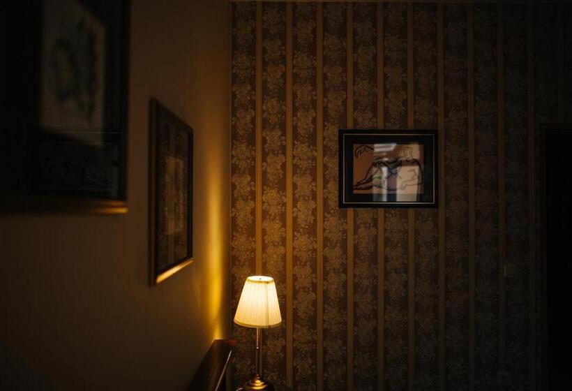 اتاق لوکس یک تخته, Garni Hotel Andric