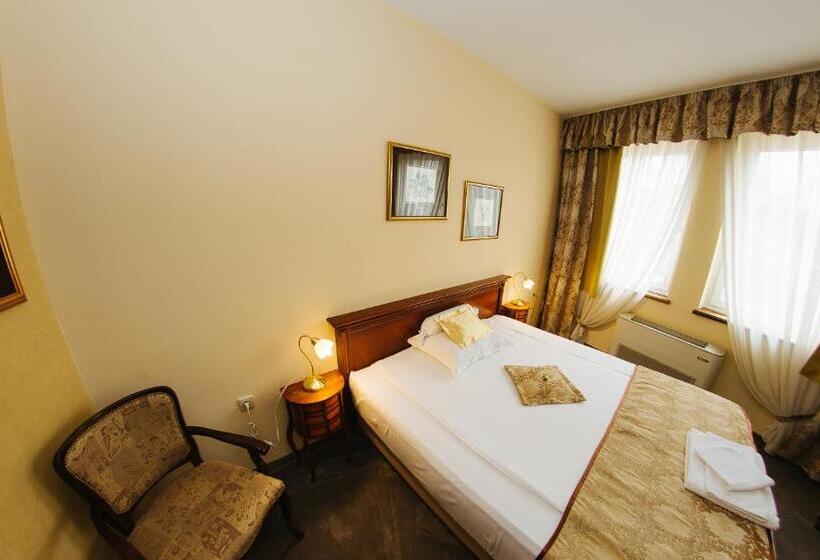 اتاق لوکس یک تخته, Garni Hotel Andric