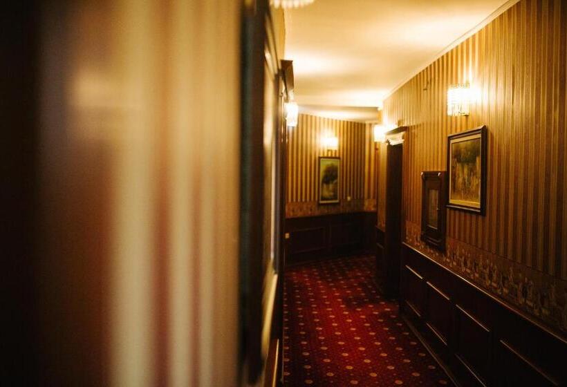 اتاق لوکس یک تخته, Garni Hotel Andric