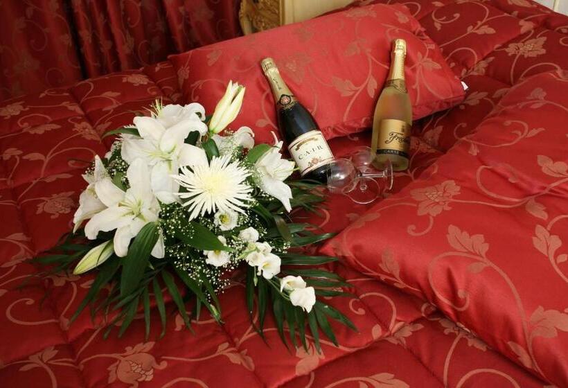 スイート, Acrothea