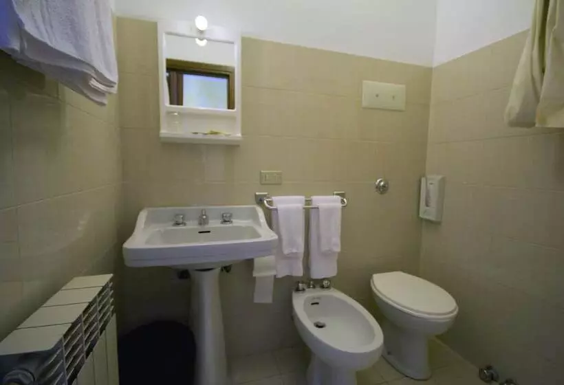 Standard Kolmen Hengen Huone, B&b Edelweiss