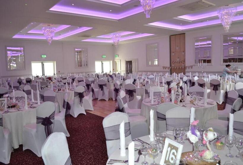 غرفة قياسية مطلّة علي البحر, Caisleain Oir