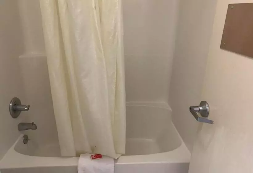 キングサイズベッドのスタンダードルーム, Econo Lodge