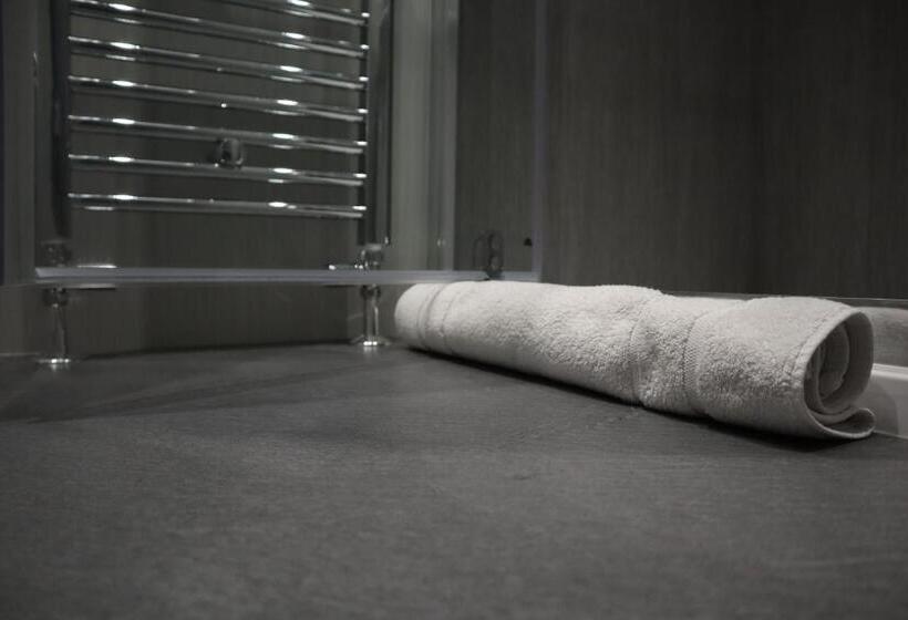 חדר משפחתי, Harbourside