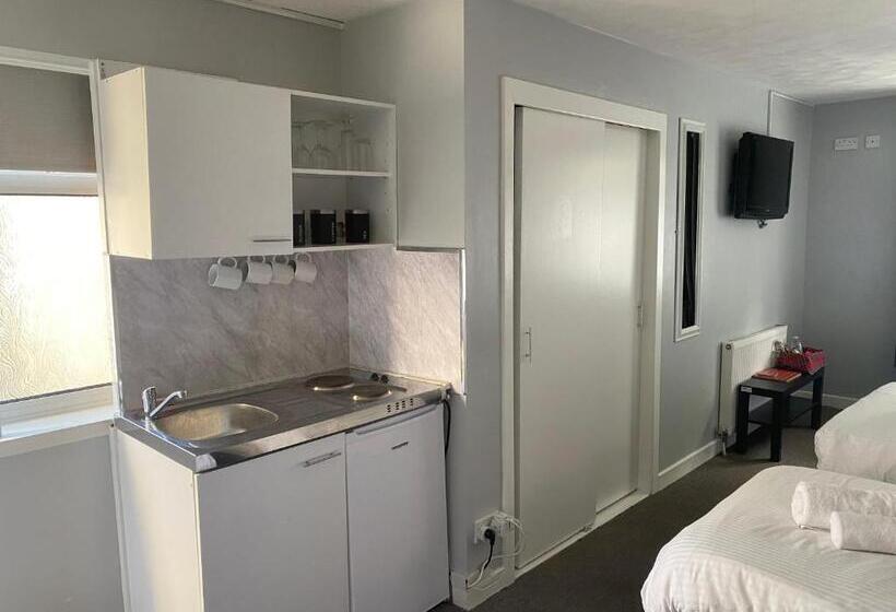 חדר משפחתי, Harbourside