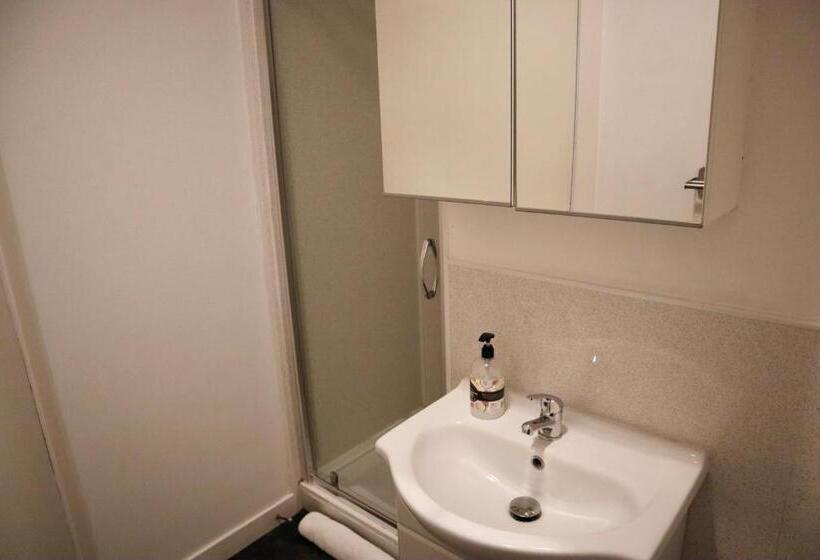 חדר אקונומי, Harbourside