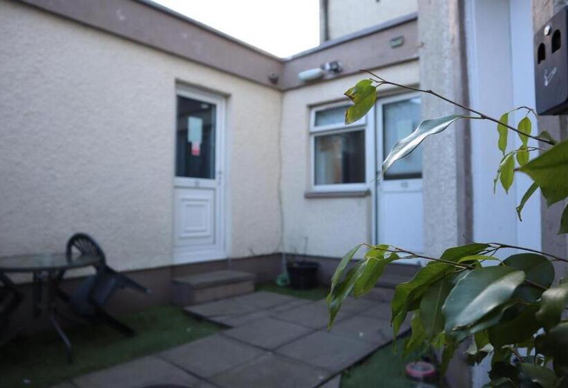 סטודיו משפחתי, Harbourside