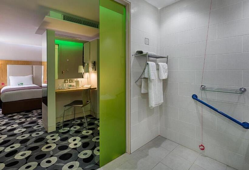 适合残疾人士使用的带超级大床的标准间, Holiday Inn Sittingbourne, An Ihg