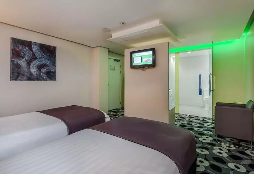身障者適用スタンダードルーム, Holiday Inn Sittingbourne, An Ihg