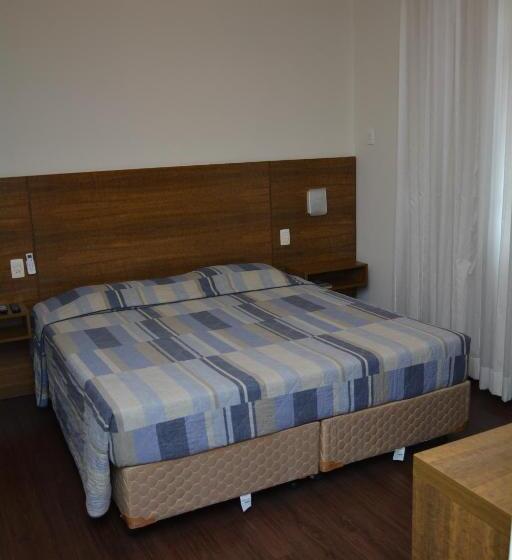 デラックスルーム, Kennedy