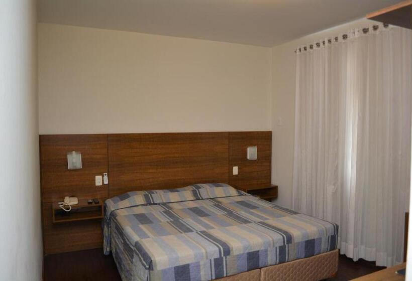 デラックスルーム, Kennedy