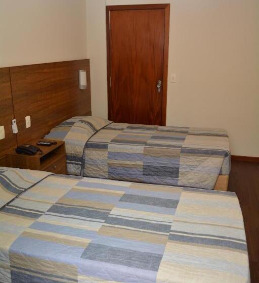 デラックスルーム, Kennedy