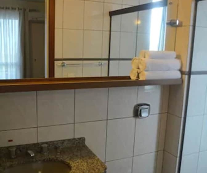 デラックスルーム, Kennedy