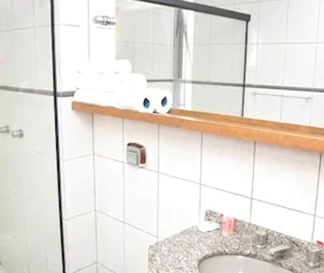 デラックスルーム, Kennedy