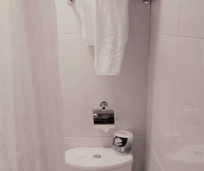 اتاق استاندارد, Lander Hotel Prince Edward