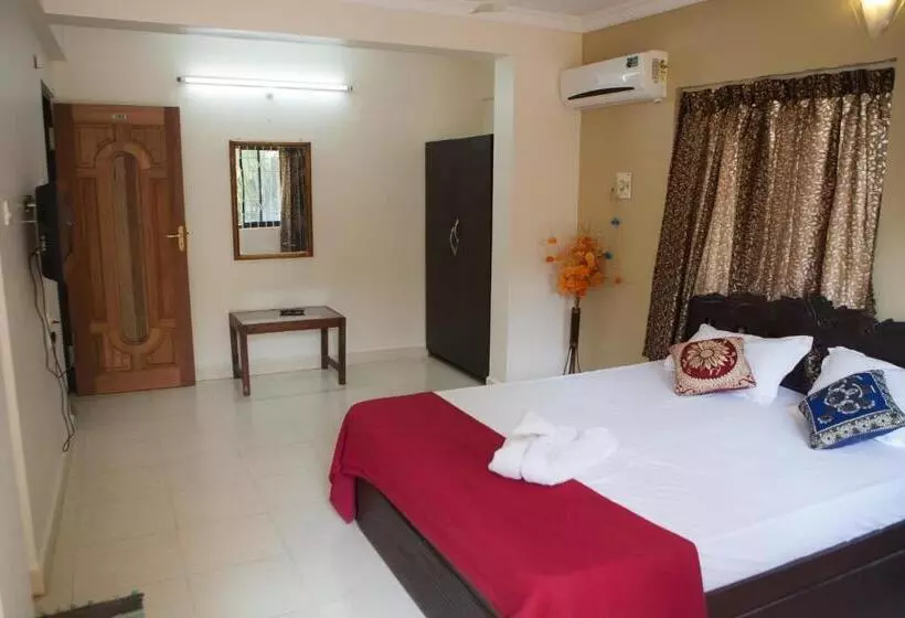 اتاق لوکس با بالکن, Roundcube Guest House