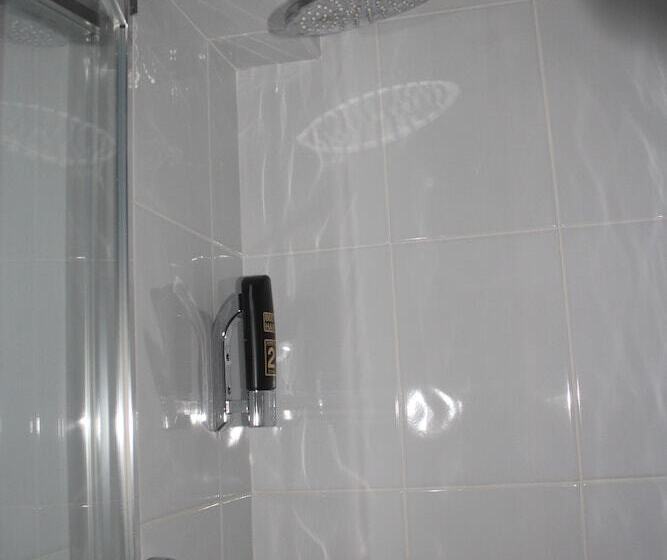 四人标准间, St. Judes Lodge B&b