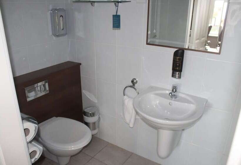 四人标准间, St. Judes Lodge B&b