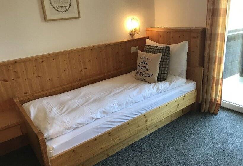 패밀리 룸, Staffler