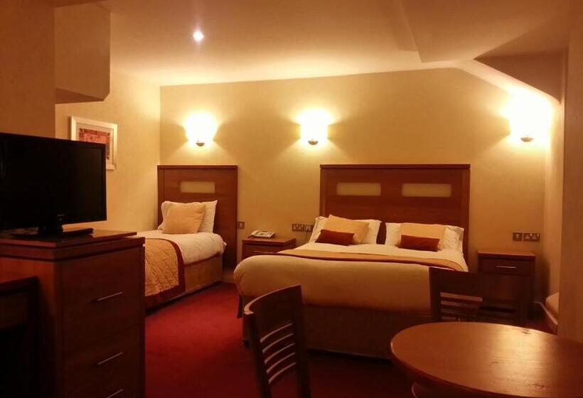 غرفة قياسية مطلّة علي البحر, Tara