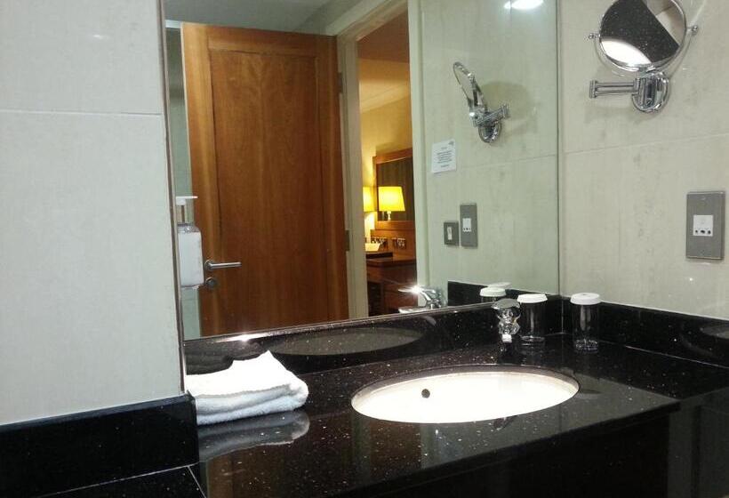 غرفة سوبيريور, Tara