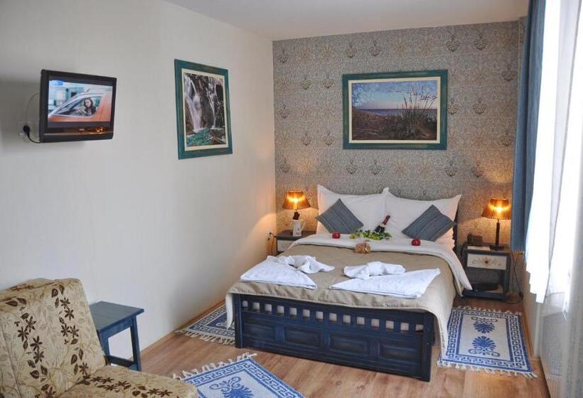 اتاق استاندارد, Vila Hit