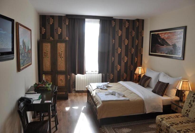 اتاق استاندارد سه نفره, Vila Hit