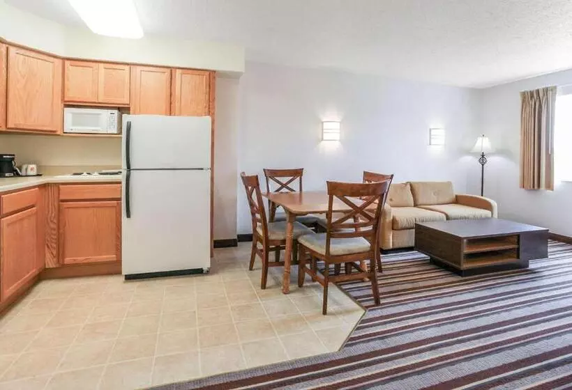 身障者適用スイートルーム, Super 8 By Wyndham Sault Ste. Marie