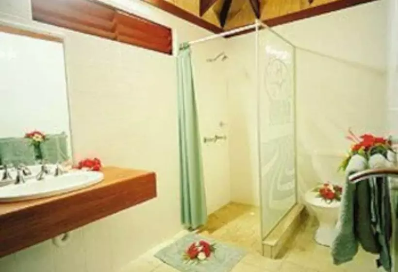 بانگلوی استاندارد, Bokissa Private Island Resort