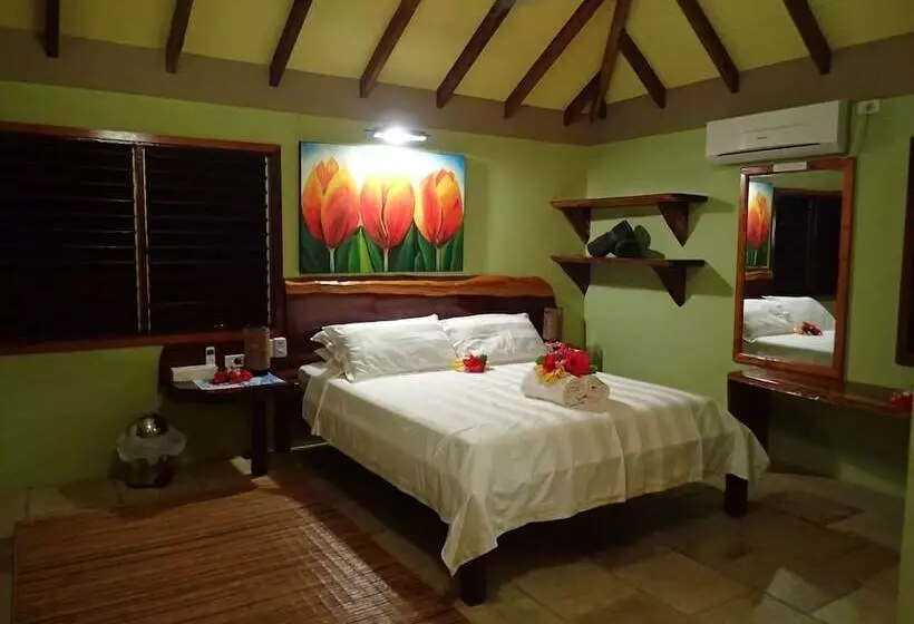 بانگلوی استاندارد, Bokissa Private Island Resort